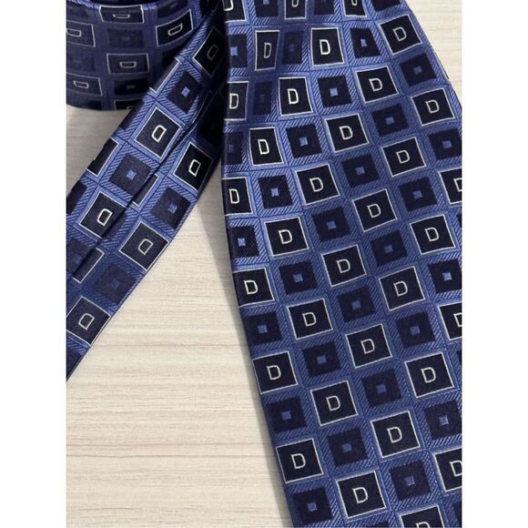 Randa Corp. Stain Resistant Silk Tie - Picture 4 of 8